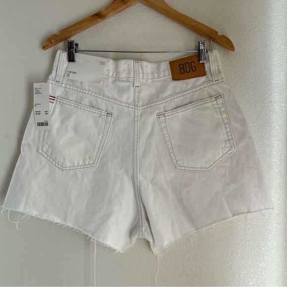 BDG | A-Line White Distressed Denim Shorts - Picture 3 of 7